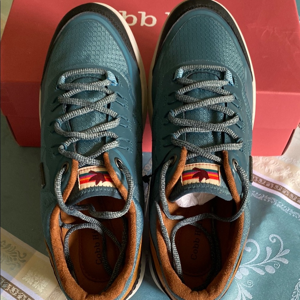 Cobb Hill by New Balance Women’s Blue Sneakers Waterproof 8.5